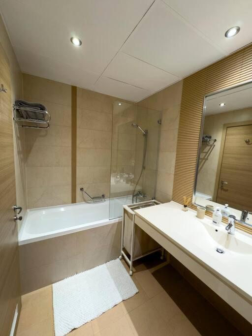 Luxury 2 Bedroom Apartment 부쿠레슈티 외부 사진
