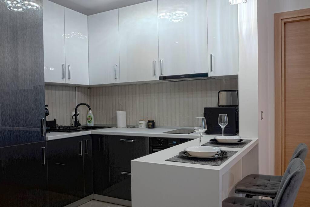 Luxury 2 Bedroom Apartment 부쿠레슈티 외부 사진
