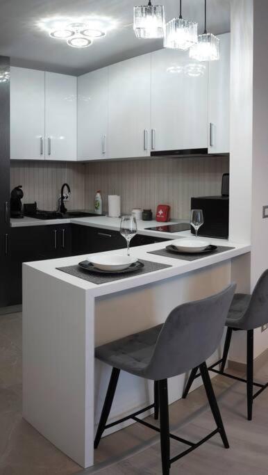 Luxury 2 Bedroom Apartment 부쿠레슈티 외부 사진